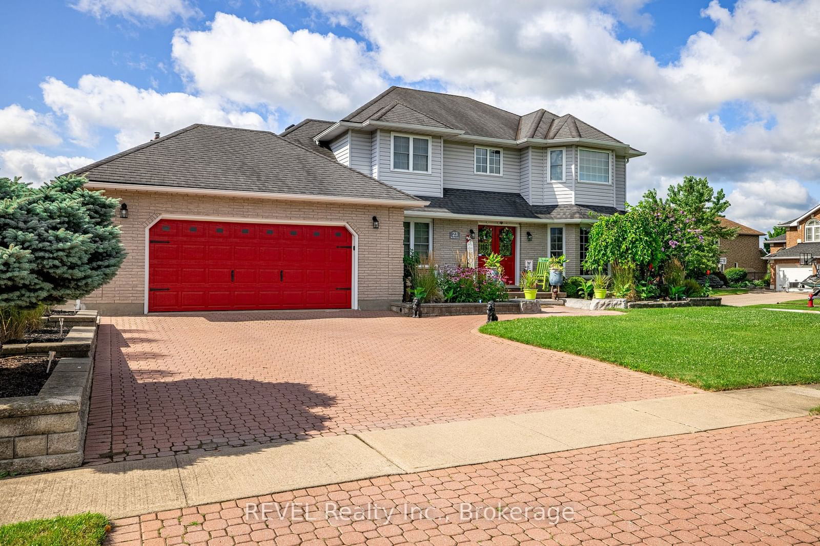 Detached House for sale at 23 Green Meadow Crescent, Welland, 769 - Prince Charles, L3C 6X2 - MLS: X11917104