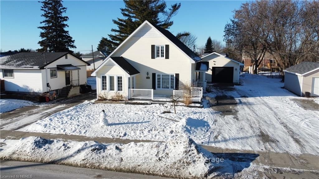 Detached House sold at 117 OTTAWA Street, West Nipissing, Sturgeon Falls, P2B 3H1 - MLS: X11917127