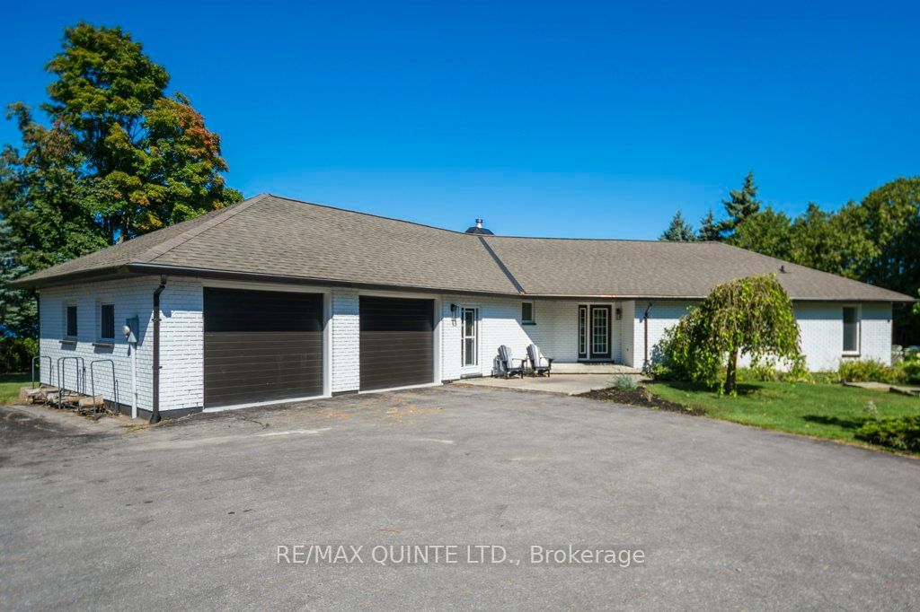 Building at 1190 County 3 Road, Prince Edward County, Ameliasburgh