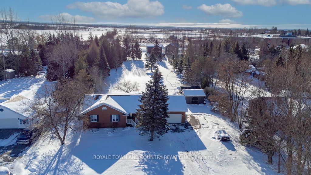 Detached House for sale at 42 Pigeon Lake Road, Kawartha Lakes, Lindsay, K9V 4R6 - MLS: X11917267