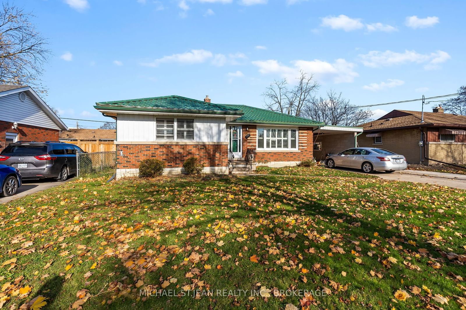 Detached House sold at 3 Broadmore Avenue, St. Catharines, 444 - Carlton/Bunting, L2M 6A4 - MLS: X11917305