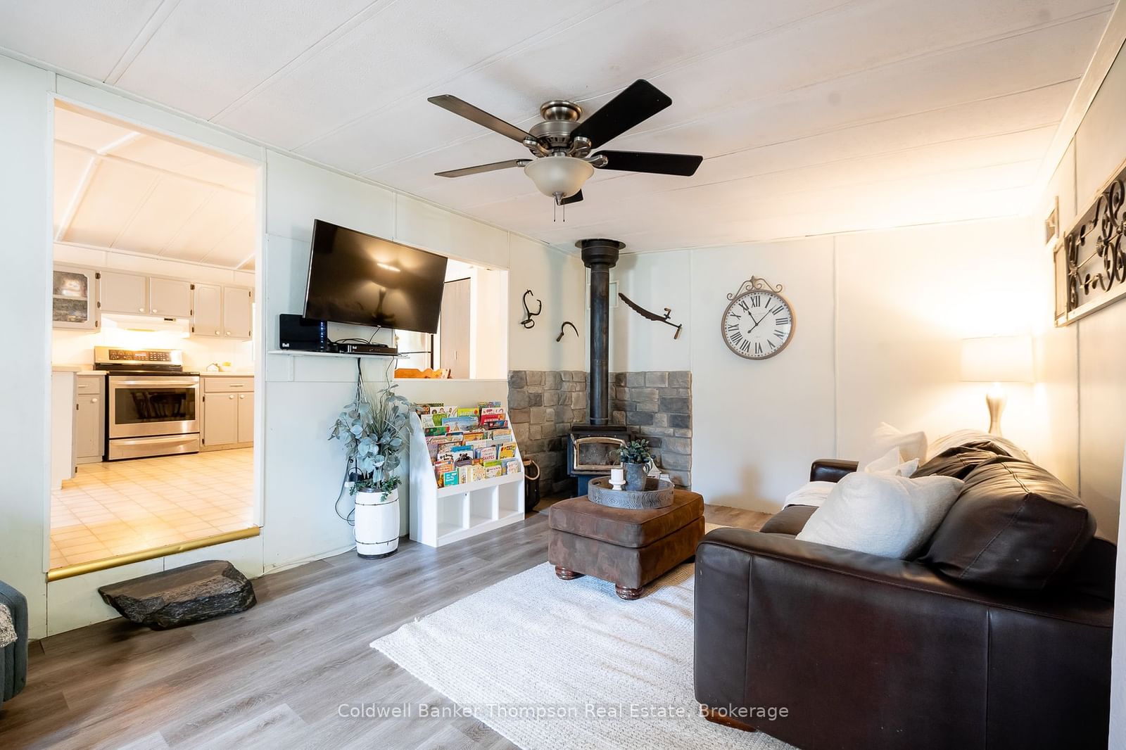 Listing Image 6