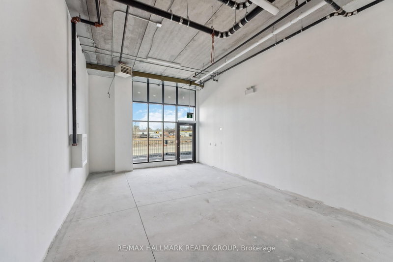 111 - 1340 Hemlock Rd, Ottawa, K1K 2G8 | Image 3