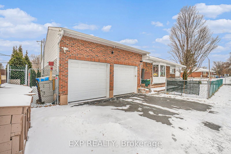 2024 Othello Ave, Ottawa, K1G 2A6 | Image 2