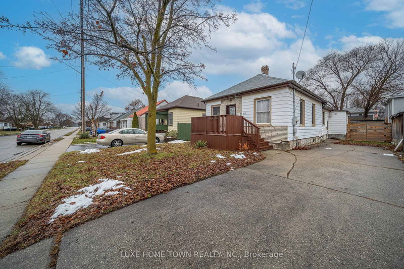 home for sale on 93 Norfolk Avenue