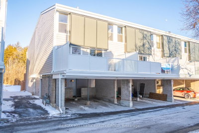 Townhouse sold at 207-825 Cahill Drive, Ottawa, Ontario, K1V 9N8 - Hunt Club - MLS: X11917906