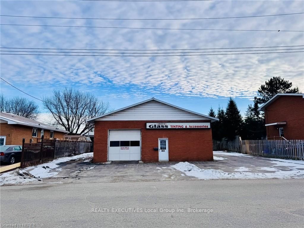 Building at 136 LEE Avenue, North Bay, Ferris