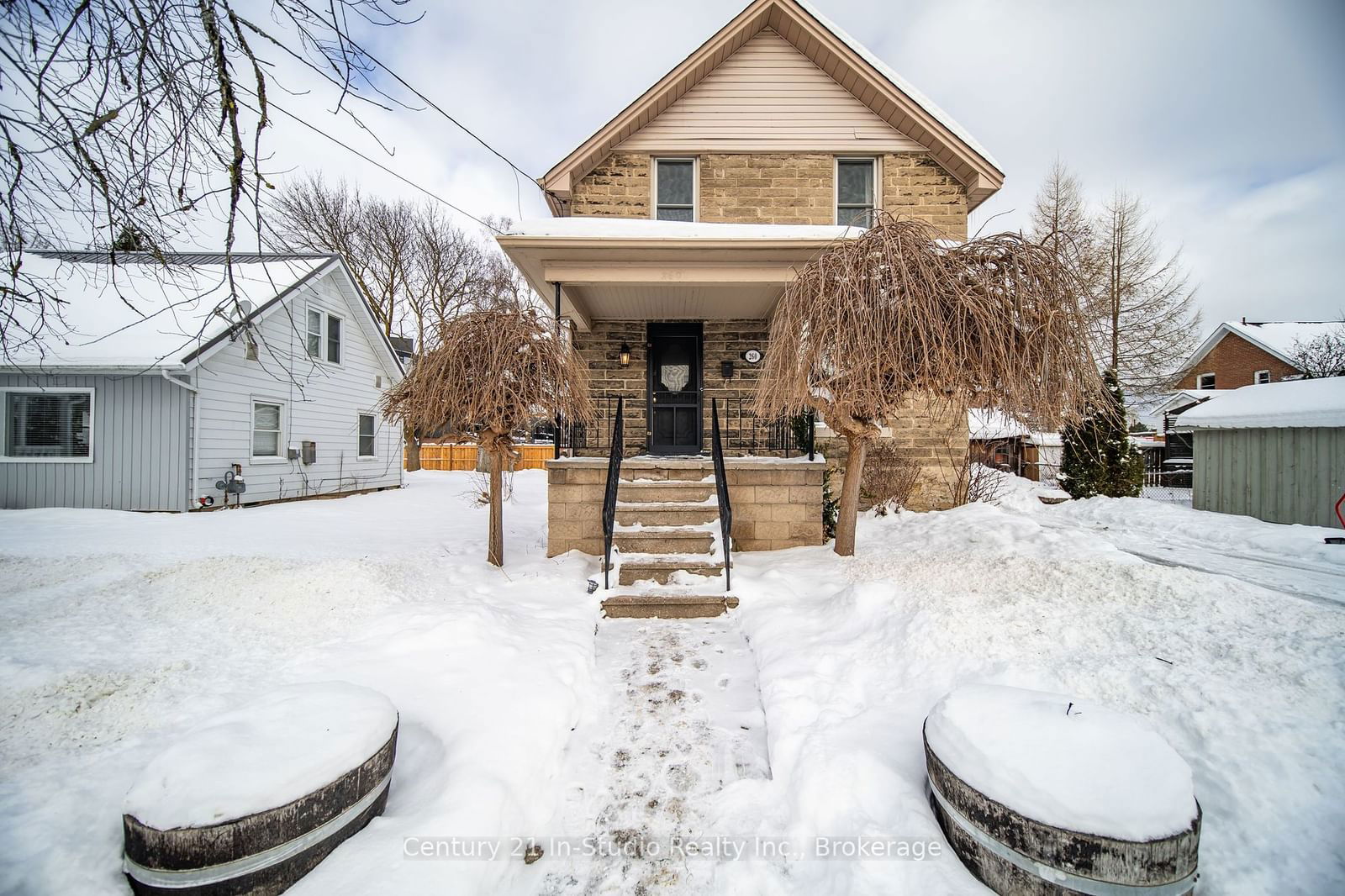 Detached House sold at 260 13th Street, Owen Sound, Owen Sound, N4K 3W6 - MLS: X11918102