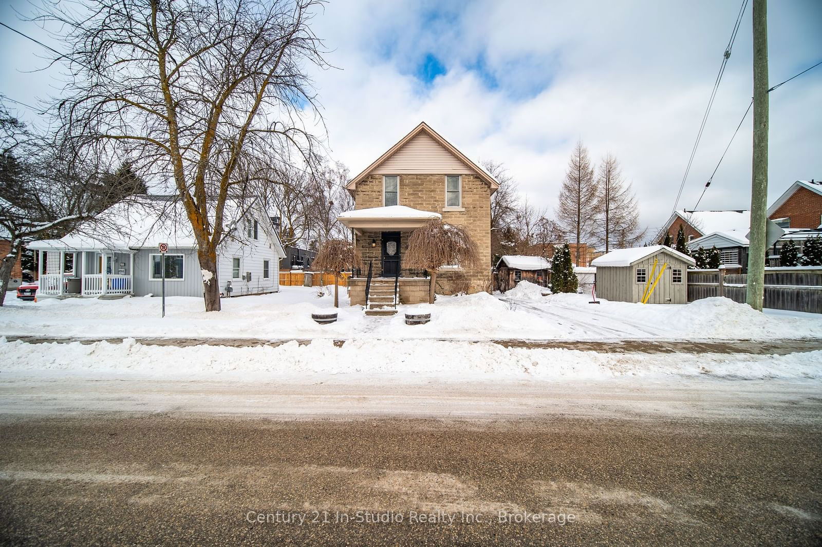 Detached House sold at 260 13th Street, Owen Sound, Owen Sound, N4K 3W6 - MLS: X11918102