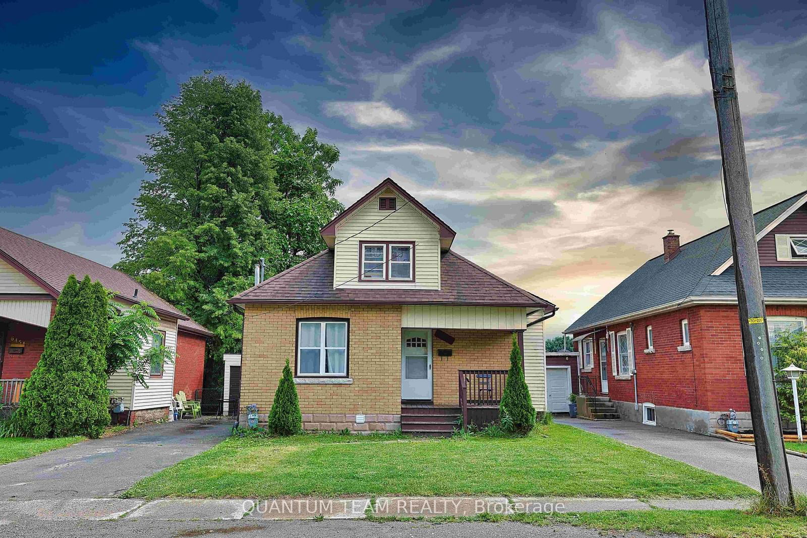 Detached House for sale at 6462 Barker Street, Niagara Falls, 216 - Dorchester, L2G 1Y7 - MLS: X11918157