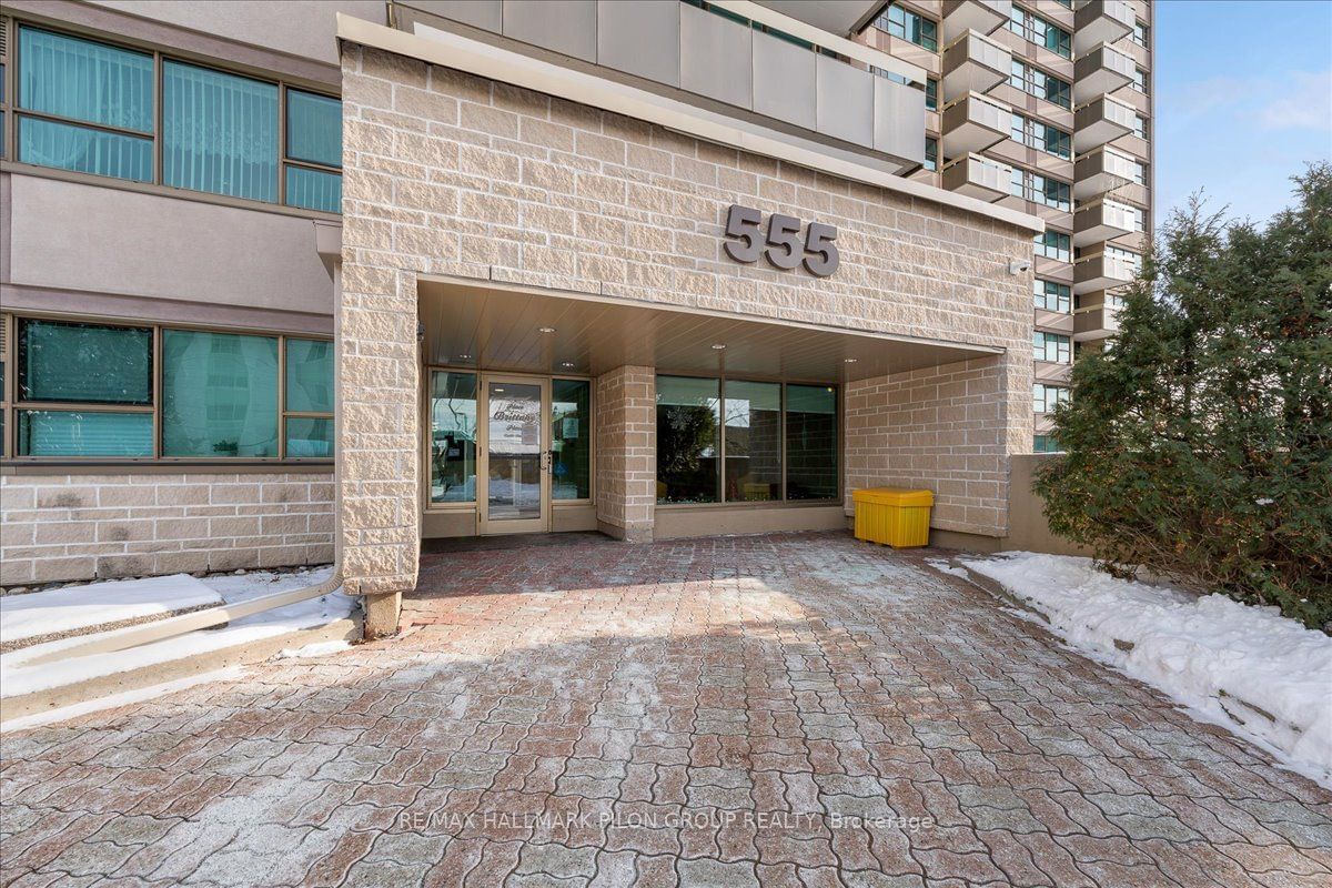 Condo for sale at 715-555 Brittany Drive, Manor Park - Cardinal Glen and Area, 3103 - Viscount Alexander Park, K1K 4C5 - MLS: X11918160