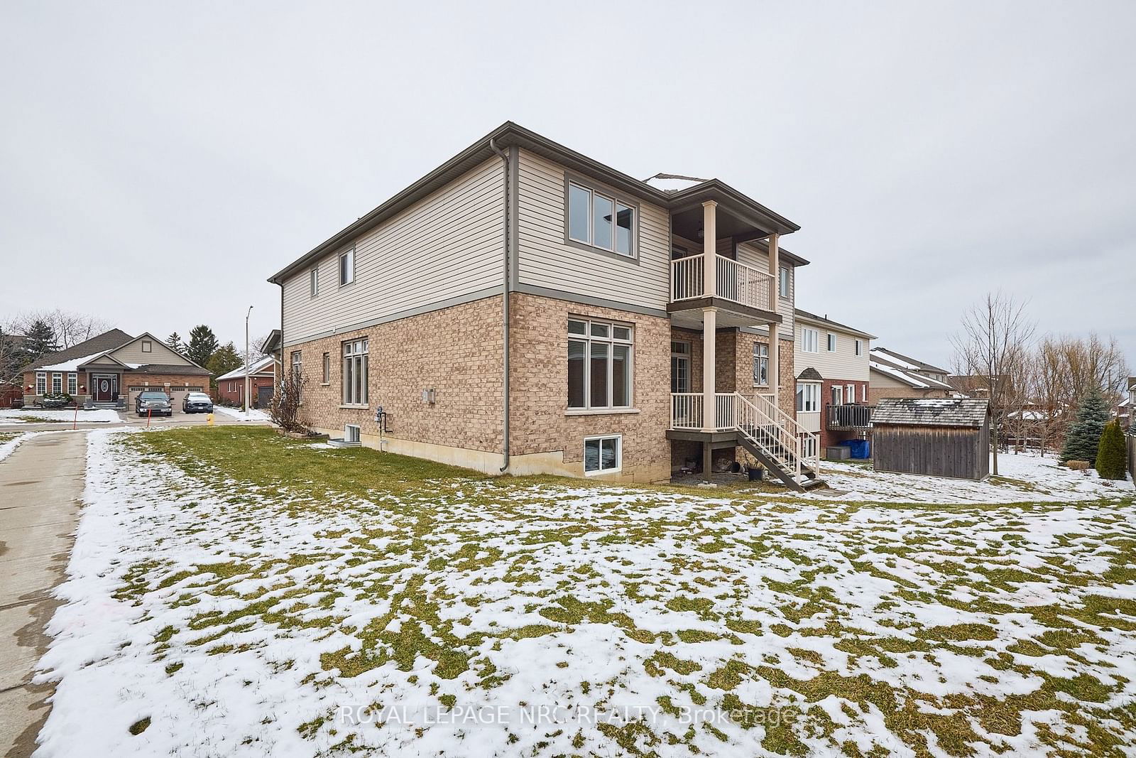 Detached House sold at 4037 Bush Crescent, Lincoln, 982 - Beamsville, L3J 0H2 - MLS: X11918271