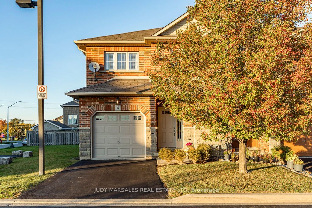 Townhouse for sale at 4 Marina Point Crescent, Hamilton, Winona Park, L8E 0E4 - MLS: X11918295