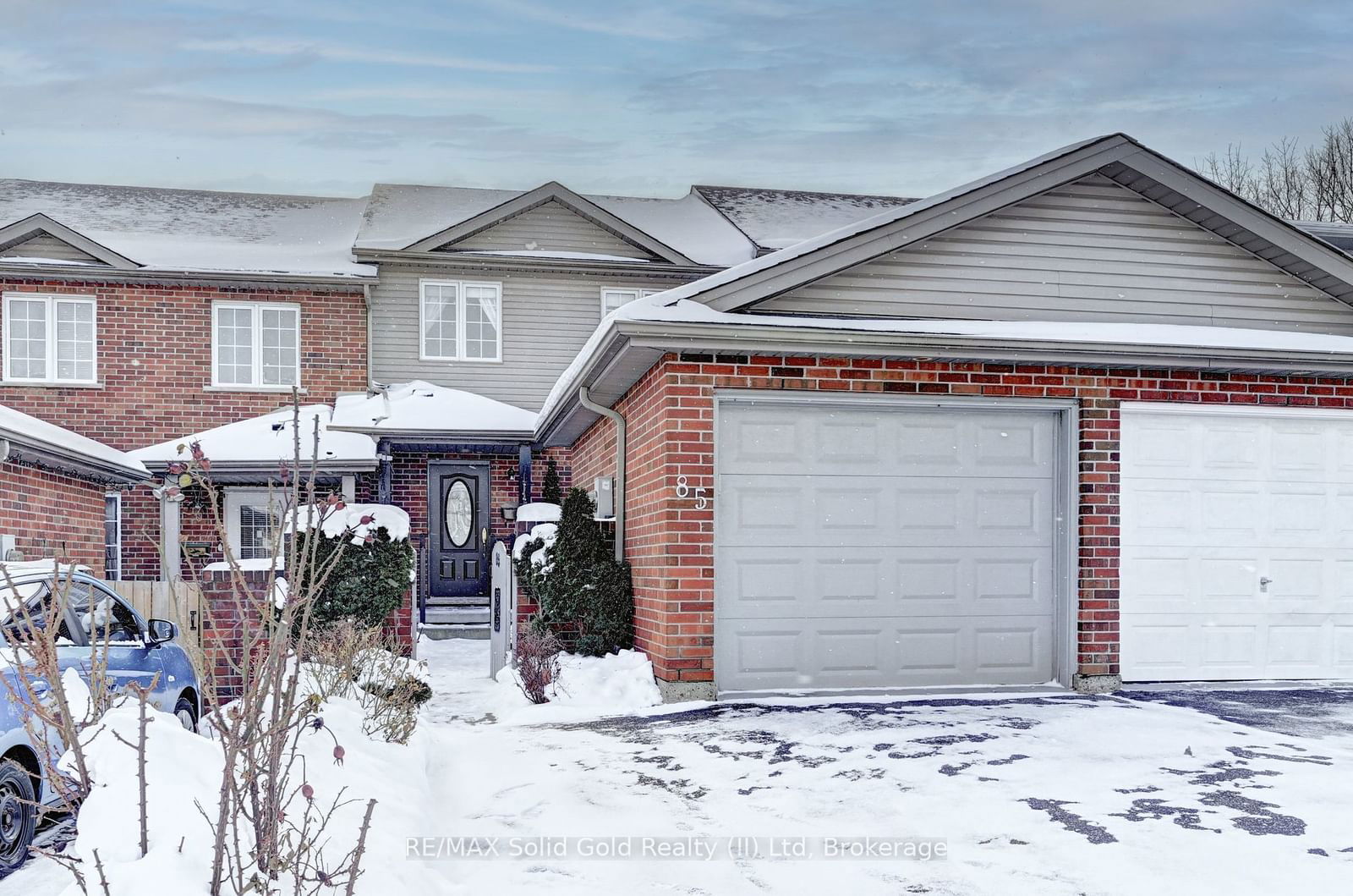 Townhouse sold at 85 Ralgreen Crescent, Kitchener, N2M 1V1 - MLS: X11918296