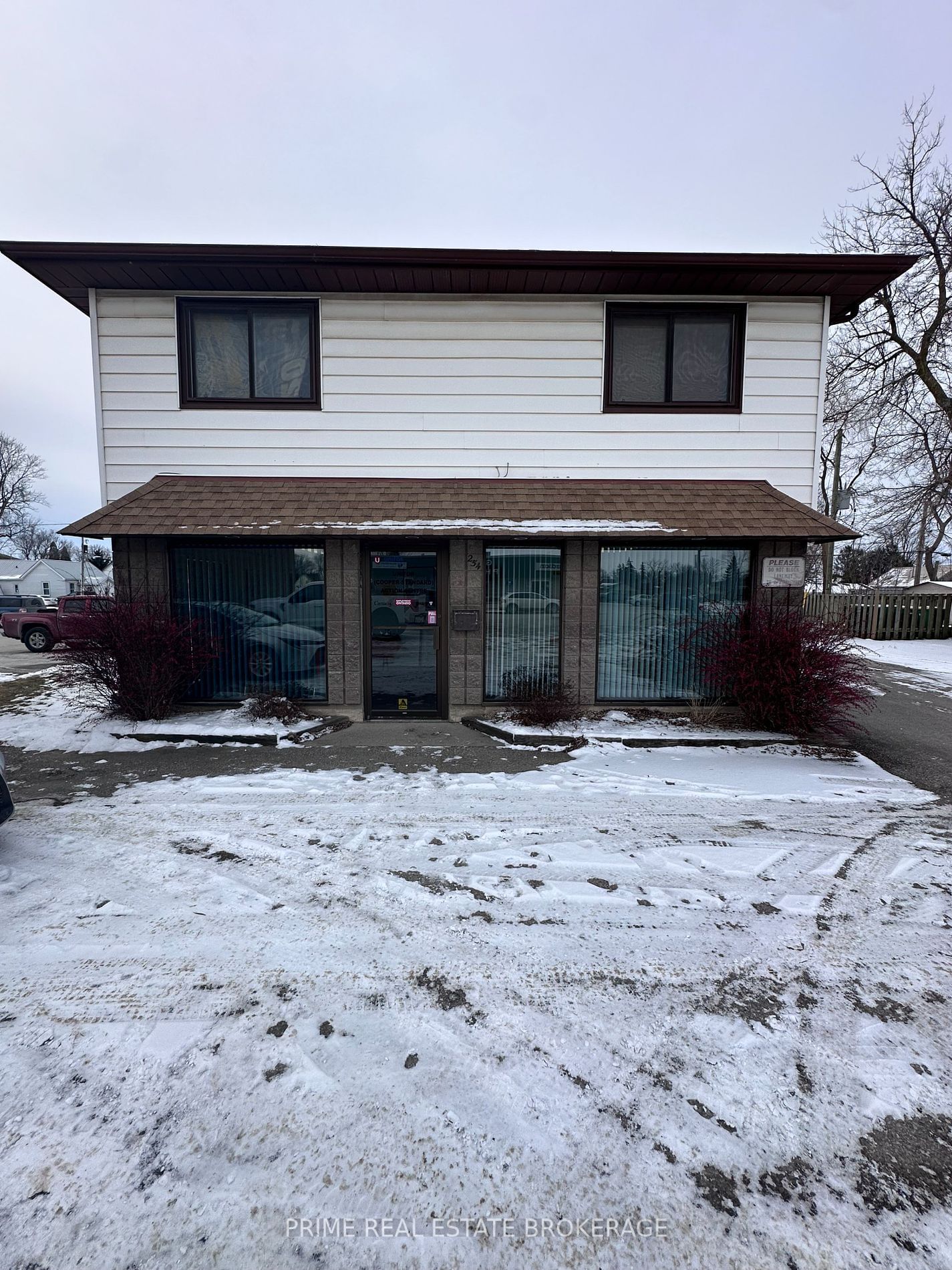 Building at 254 Main Street, Southwest Middlesex, Glencoe