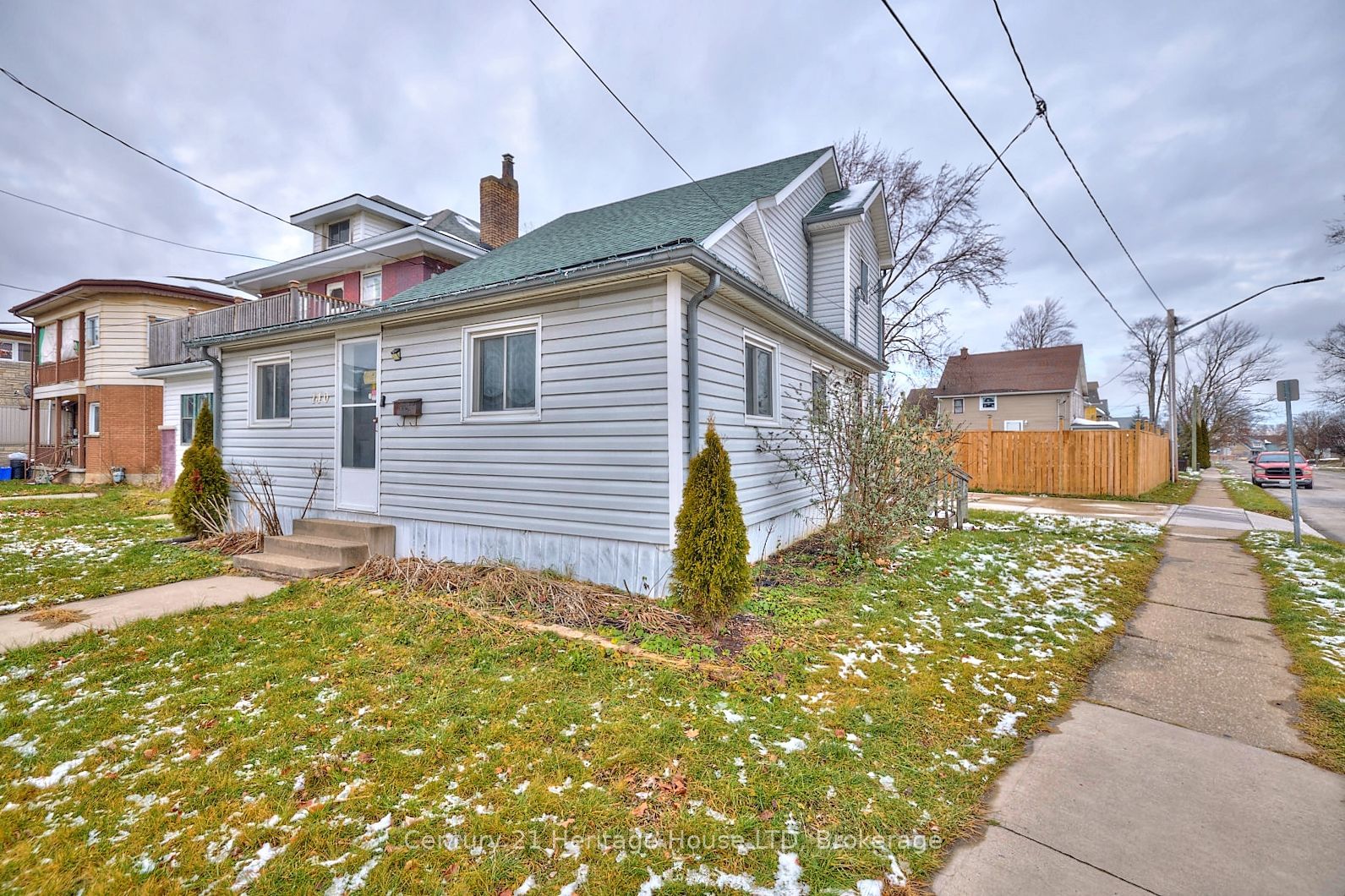 Detached House sold at 140 Dorothy Street, Welland, 768 - Welland Downtown, L3B 3V9 - MLS: X11918340