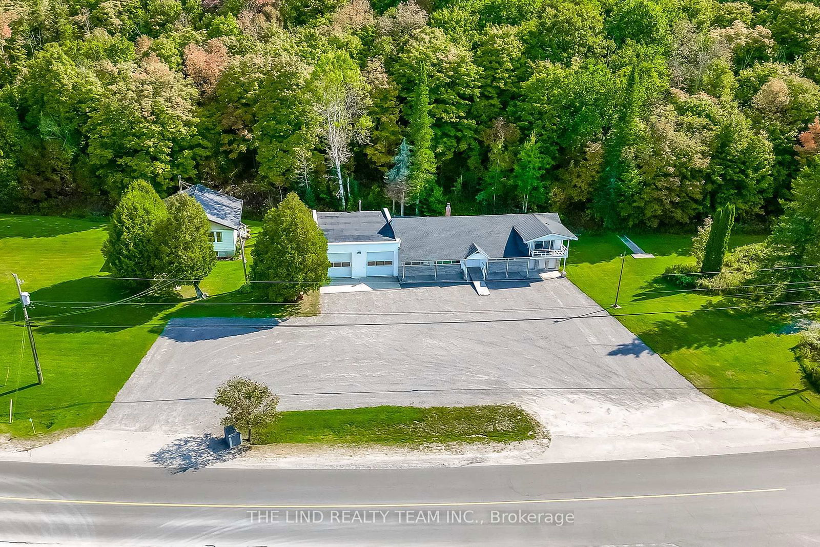 Building at 949 Raymond Road, Muskoka Lakes, Watt