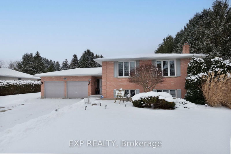 home for sale on 555 Head Street N