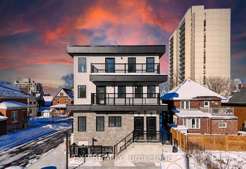 Unit 3 — 17 Peter St, Kitchener -  image-0-0