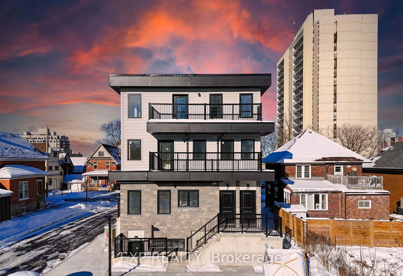 Unit 10 — 17 Peter St, Kitchener -  image-0-0