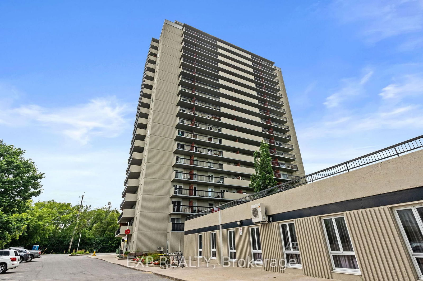 Condo leased at 709-158C McArthur Avenue, Vanier and Kingsview Park, 3404 - Vanier, K1L 8E7 - MLS: X11918804