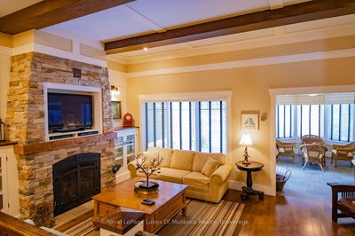 Unit V15 W10 — 1020 BIRCH GLEN Rd, Lake of Bays - Mclean image-0-2