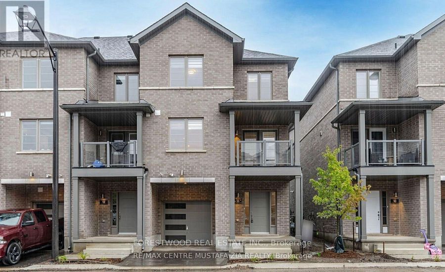 Townhouse for lease at 11-205 West Oak Trail, Kitchener, N2R 0R9 - MLS: X11918983