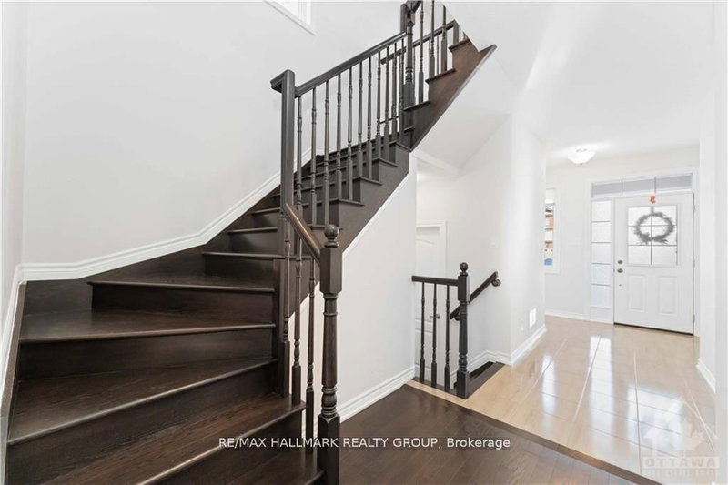 129 Sweetvalley Dr, Ottawa, K4A 1A4 | Image 3