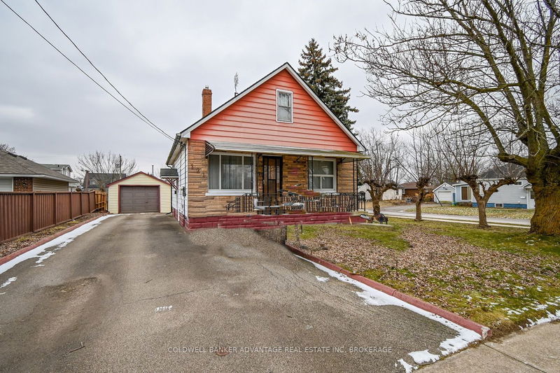 121 St. Augustine Ave, Welland - 772 - Broadway image-0-0