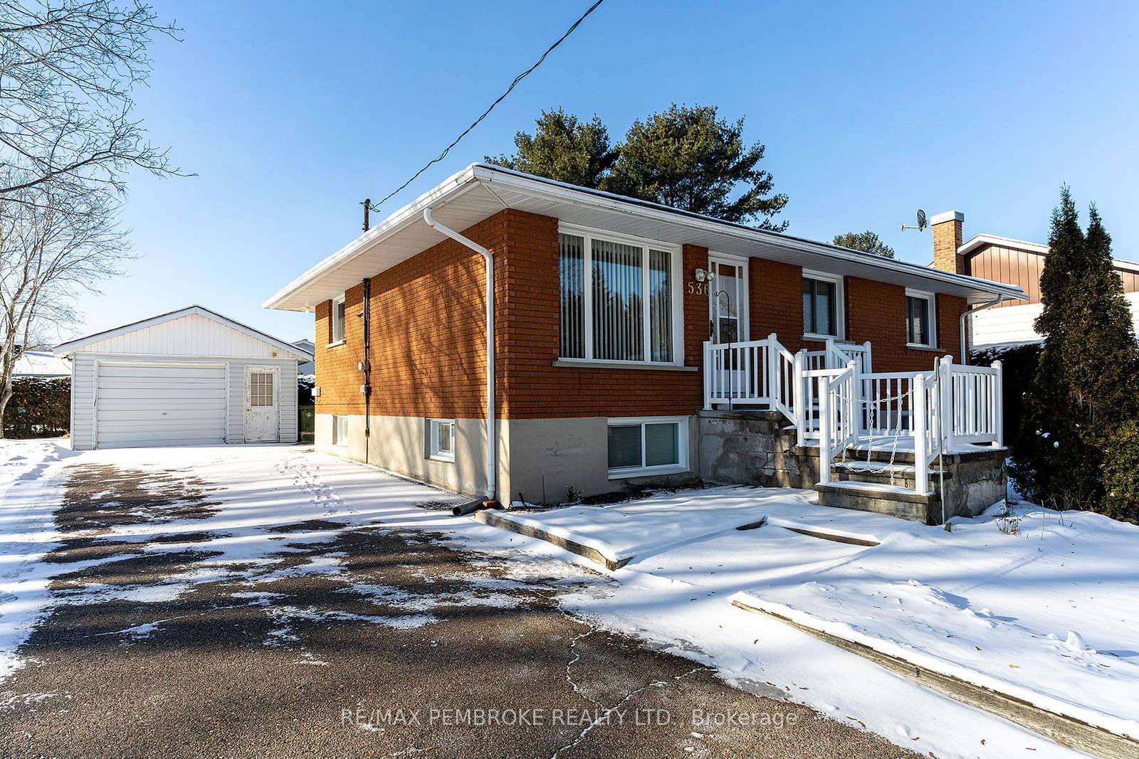 Detached House sold at 536 Lark Street, Laurentian Valley, 531 - Laurentian Valley, K8A 4J8 - MLS: X11919441