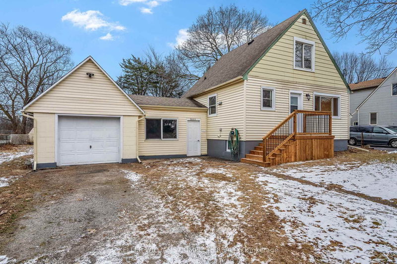 home for sale on 5600 Glamis Crescent