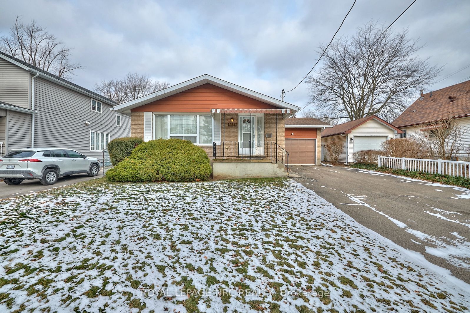 Detached House sold at 5687 Murray Street, Niagara Falls, 216 - Dorchester, L2G 2J7 - MLS: X11919835