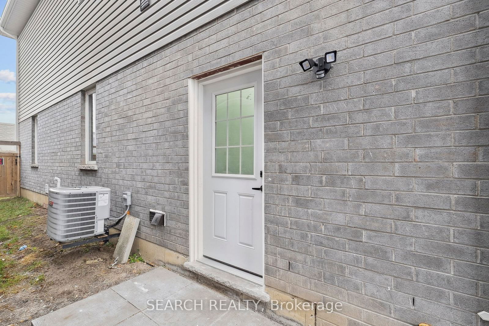 Townhouse leased at Lower-140 Springvalley Crescent, Hamilton, Gourley, L9C 0B4 - MLS: X11919989