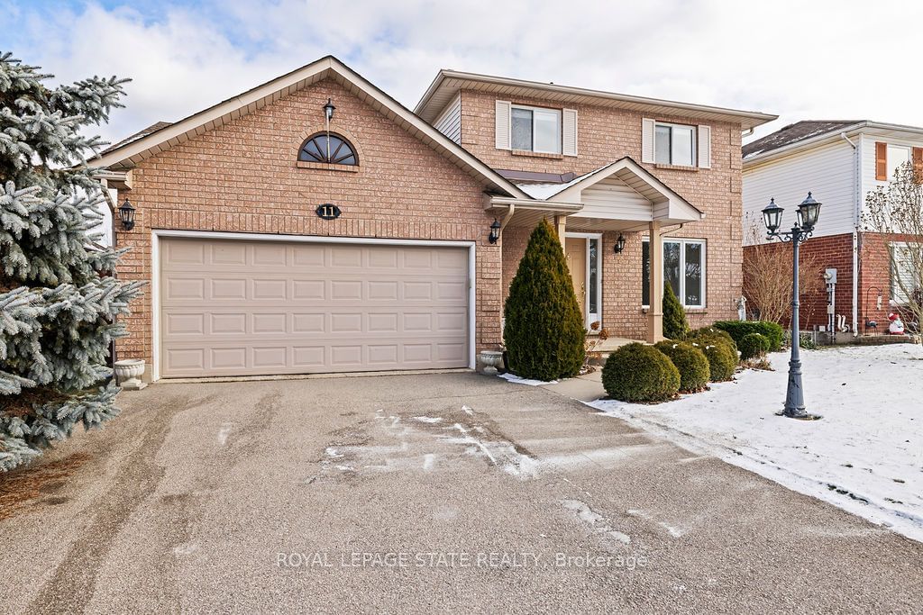 Building at 11 Newcombe Road, Hamilton, Dundas