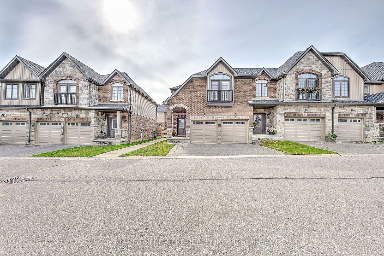 Townhouse for sale at 104-2040 SHORE Road, London, South A, N6K 0G3 - MLS: X11920263