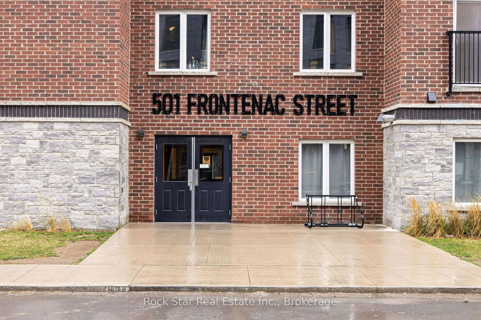 Condo for sale at 112-501 Frontenac Street, Kingston, East of Sir John A. Blvd, K7K 4L9 - MLS: X11920272