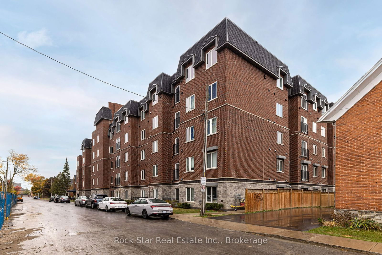 Condo for sale at 112-501 Frontenac Street, Kingston, East of Sir John A. Blvd, K7K 4L9 - MLS: X11920272