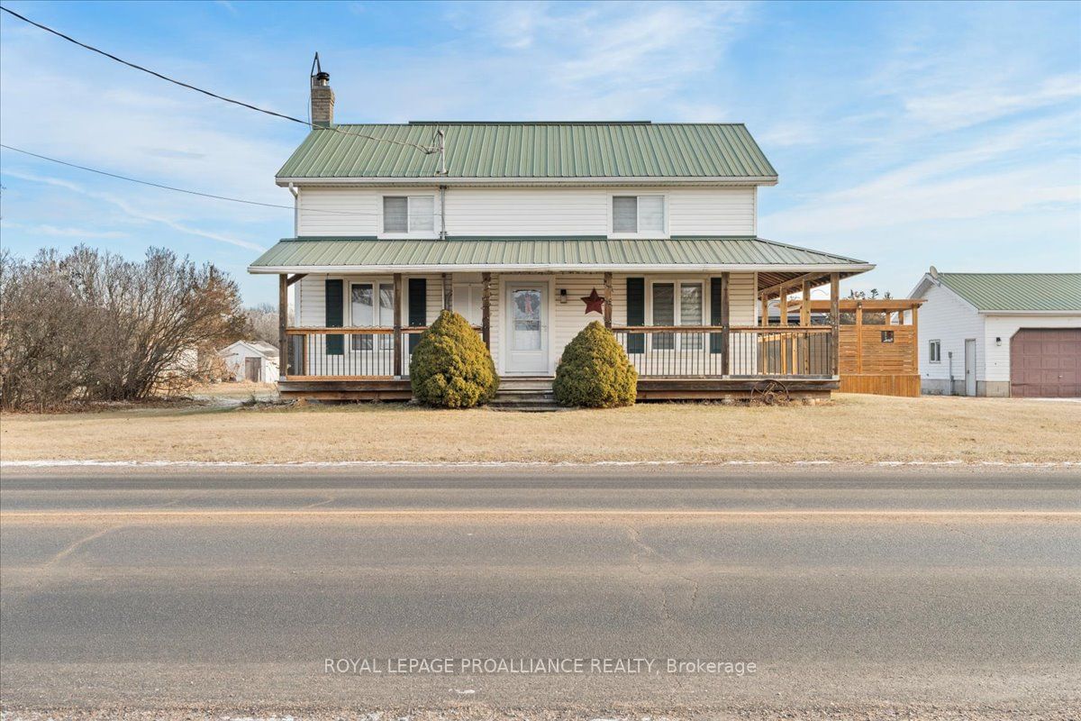 Building at 2632 County Road 5, Prince Edward County, Sophiasburgh