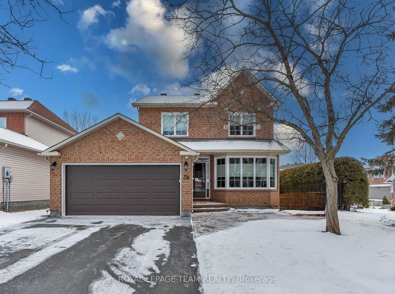 Detached House sold at 38 Birchfield Avenue, Kanata, Emerald Meadows/Trailwest, K2M 2N5 - MLS: X11920790