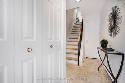 Unit 15 — 20 Charlevoix St, Vanier and Kingsview Park - 3402 - Vanier image-0-1