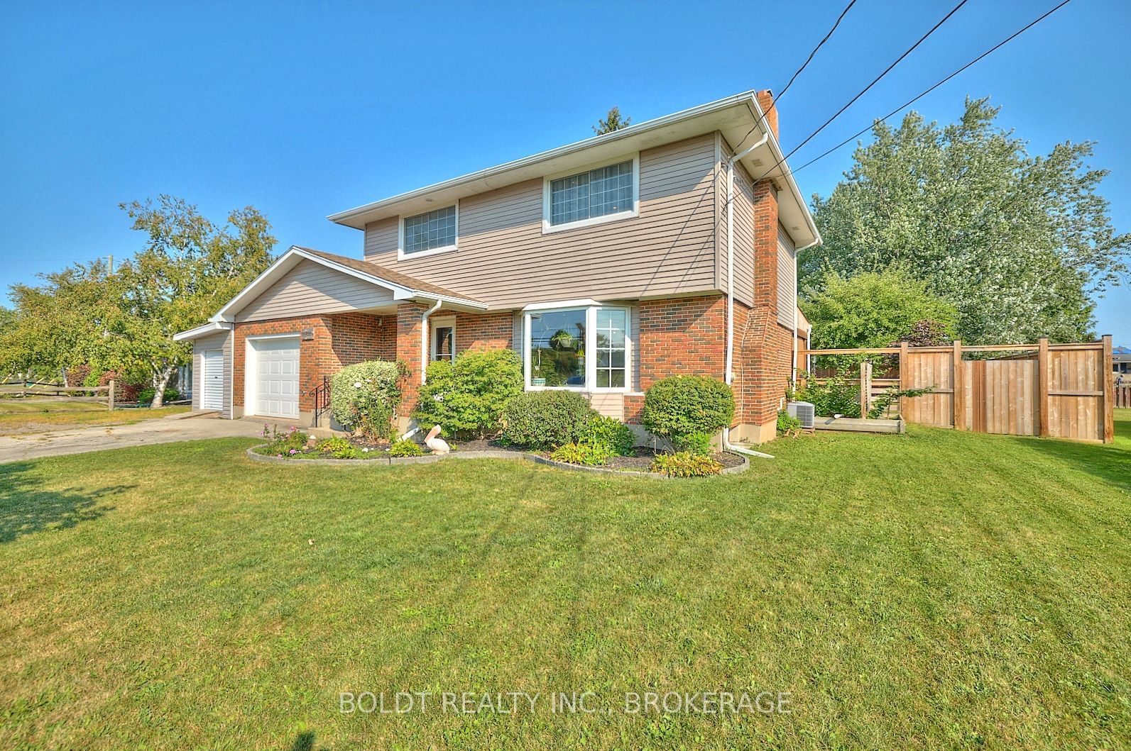 Detached House for sale at 1516 GARRISON Road, Fort Erie, 334 - Crescent Park, L2A 1P6 - MLS: X11921265