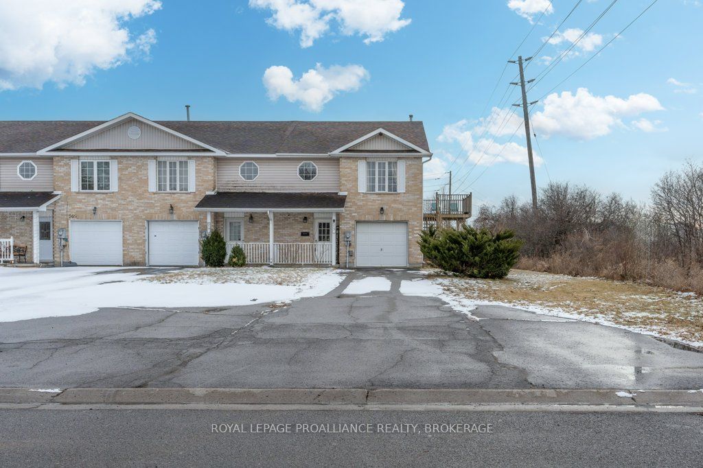 Semi-Detached House for sale at 513 Farnham Court, Kingston, East Gardiners Rd, K7M 8Y1 - MLS: X11921285