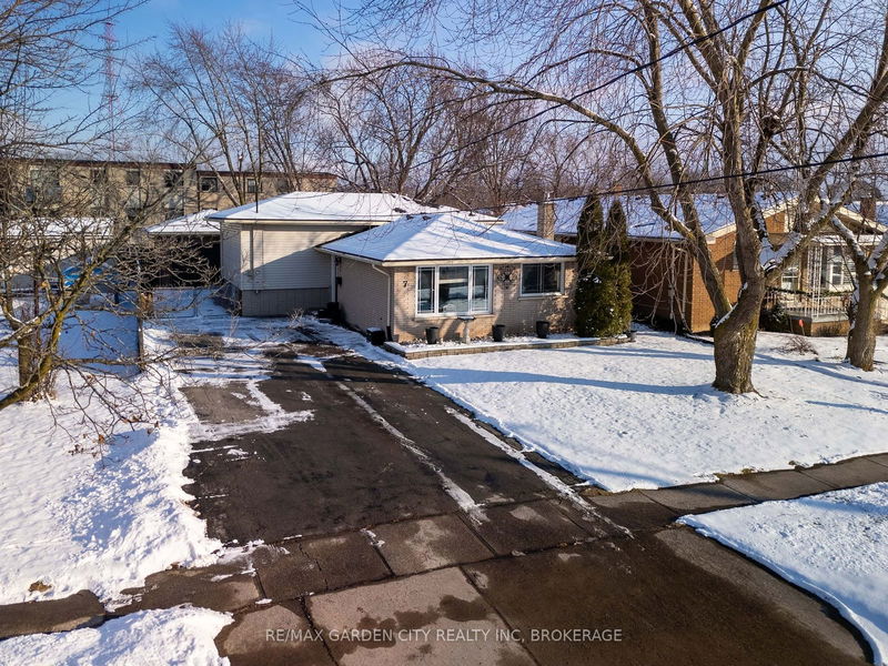 7 Memorial Park Dr, Welland - 773 - Lincoln/Crowland image-0-0