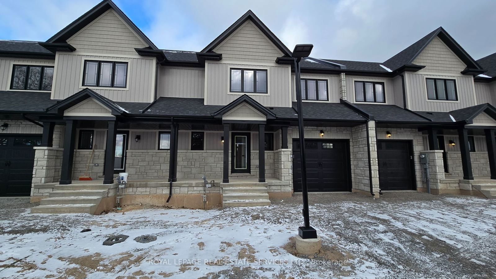 Townhouse for lease at 6-6894 Garner Road, Niagara Falls, L2E 6S5 - MLS: X11921510