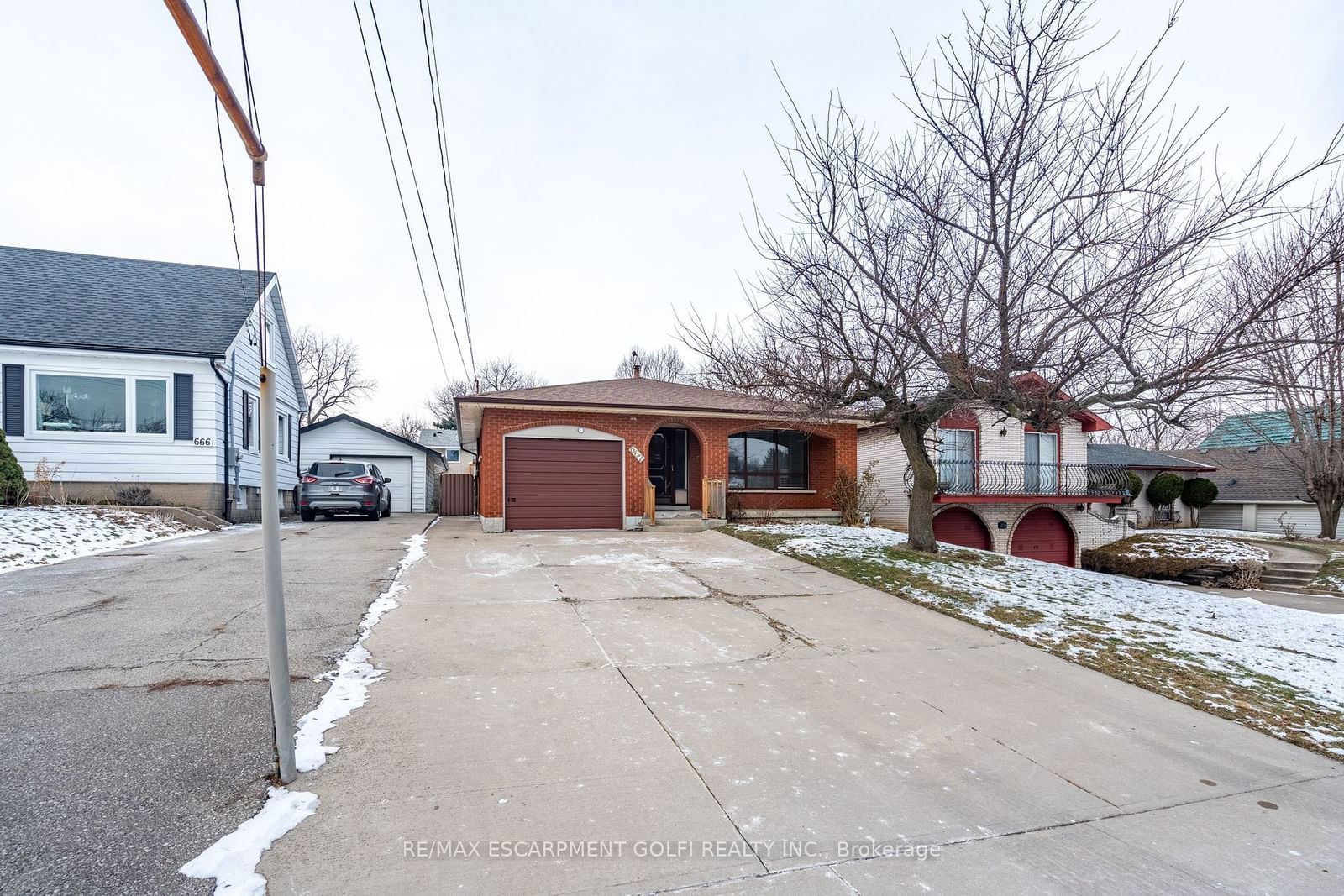 Detached House for sale at 662 West 5th Street, Hamilton, Rolston, L9C 3R2 - MLS: X11921561