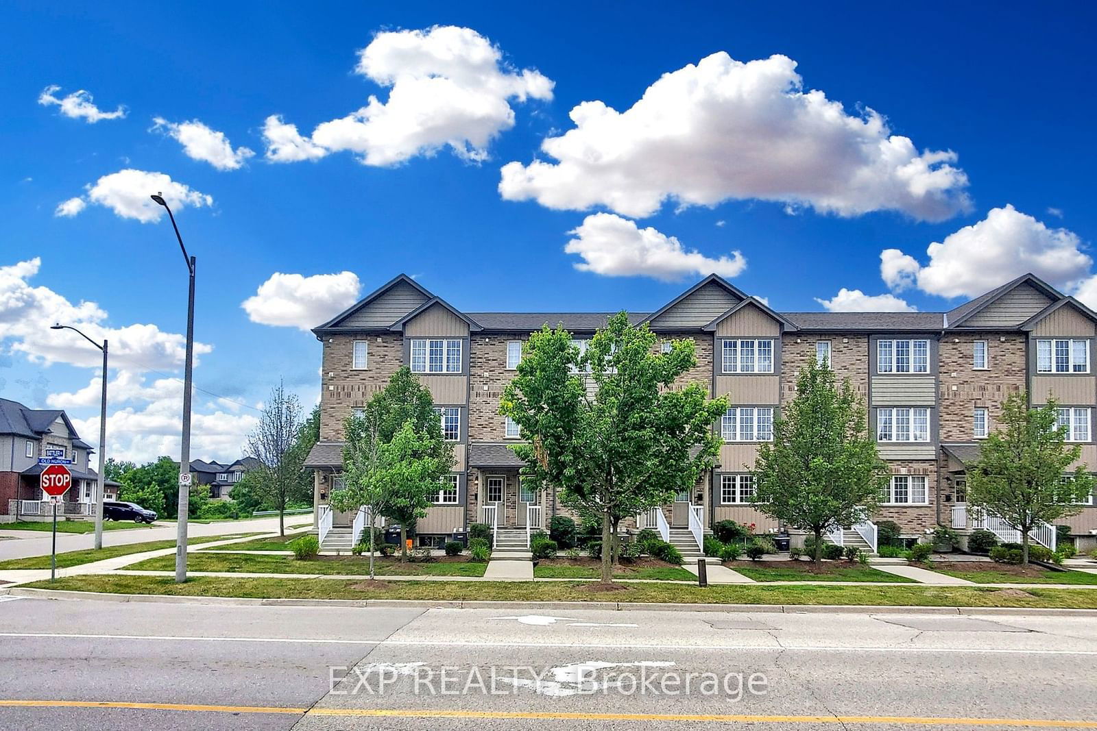 Townhouse for sale at 3-275 Old Huron Road, Kitchener, N2R 1P9 - MLS: X11921801