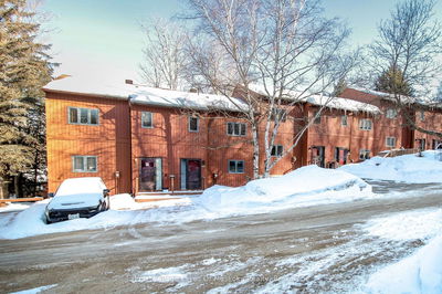 Unit 2 — 113 Southbank Dr, Bracebridge - Macaulay image-0-2