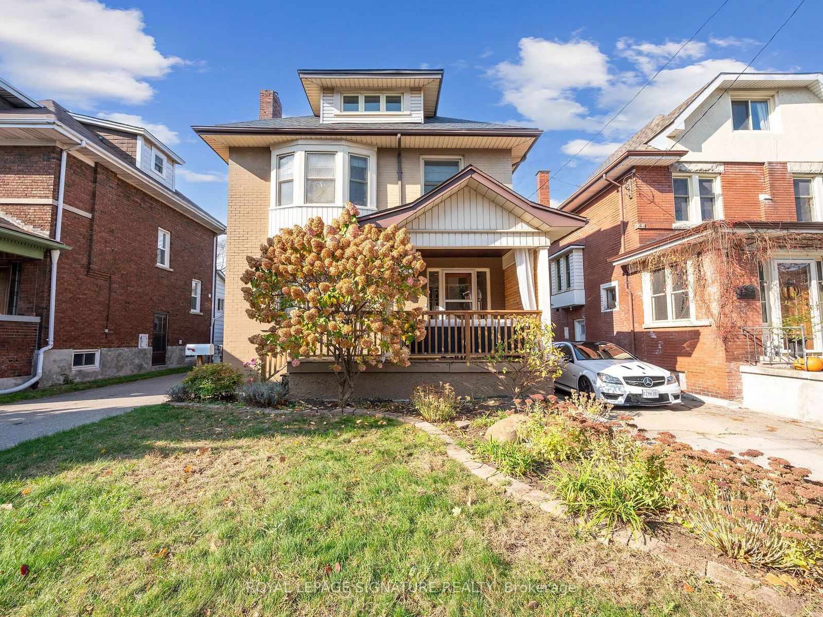 Detached House sold at 124 Eastbourne Avenue, Hamilton, St. Clair, L8M 2M8 - MLS: X11922224