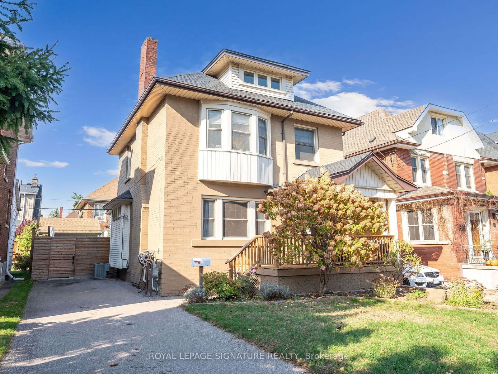 Detached House sold at 124 Eastbourne Avenue, Hamilton, St. Clair, L8M 2M8 - MLS: X11922224