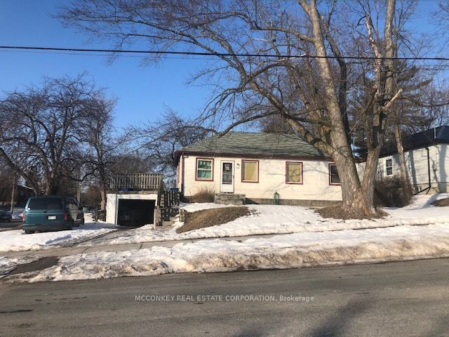 Detached House for sale at 1033 WESTERN Avenue, Peterborough, Otonabee, K9J 5W5 - MLS: X11922352